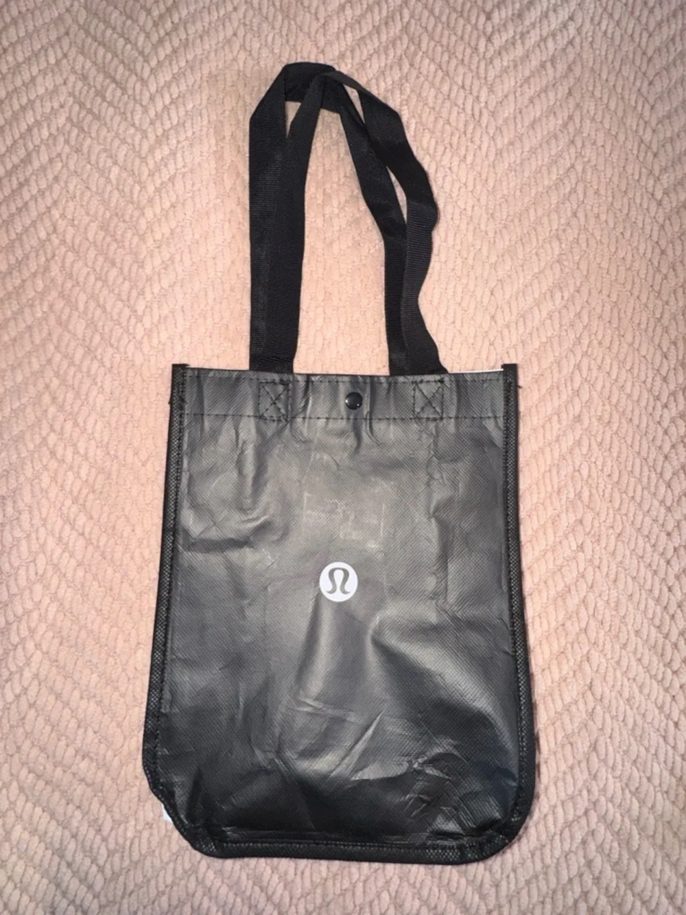 Lululemon store merchandise reusable bag. Small